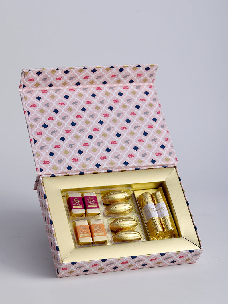 COMPACT ALL GOLD PRALINE GIFT BOX FEATURING INDUS ROSE