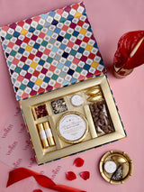 LARGE NUT GIFT BOX FEATURING ANARKALI