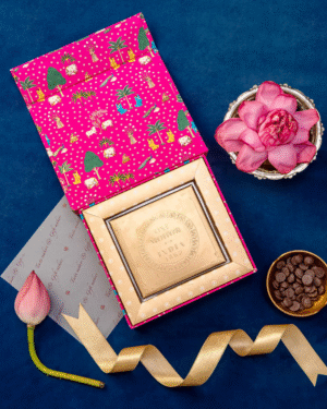 Gokul Pichwai Gift Box 1x1